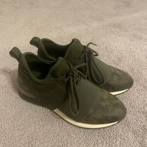 Shoe Dazzle sneakers